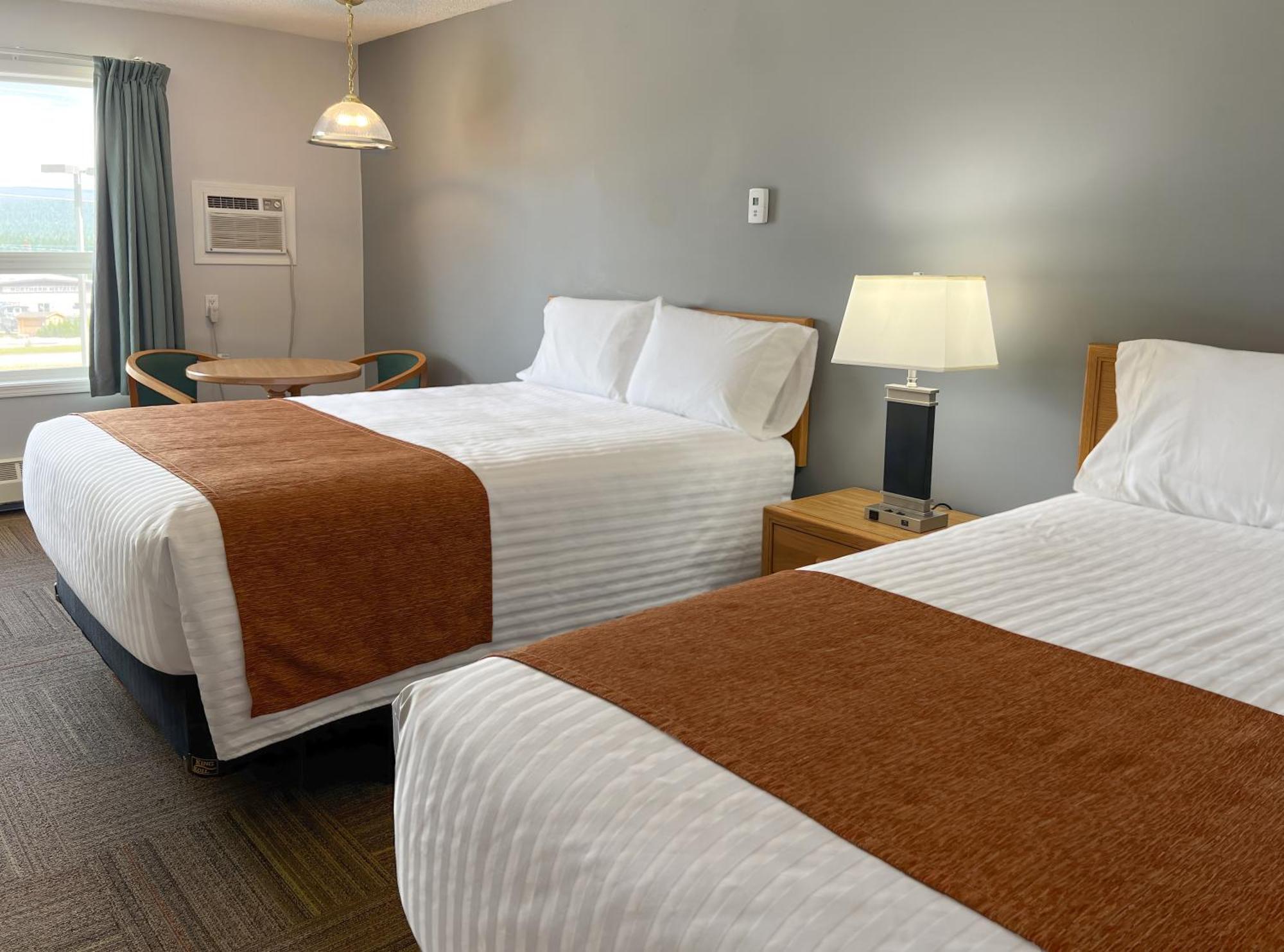 Coast Hinton Hotel Buitenkant foto