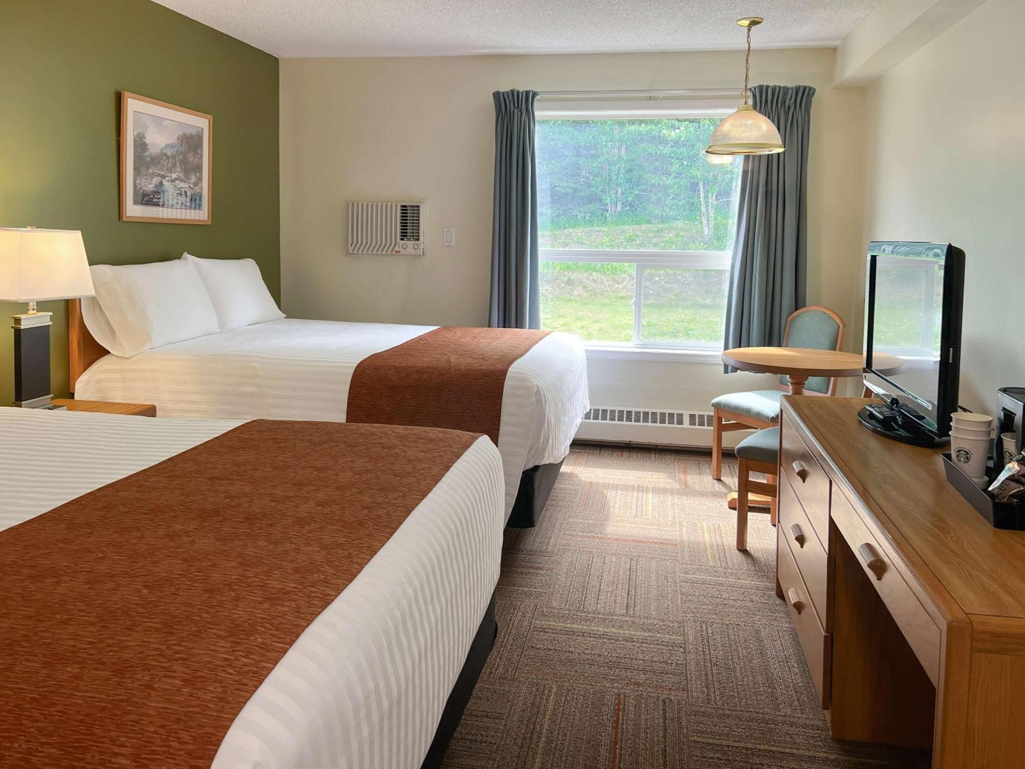 Coast Hinton Hotel Buitenkant foto