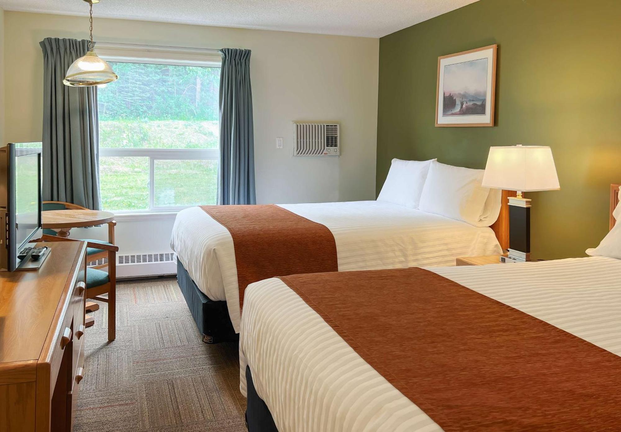 Coast Hinton Hotel Buitenkant foto